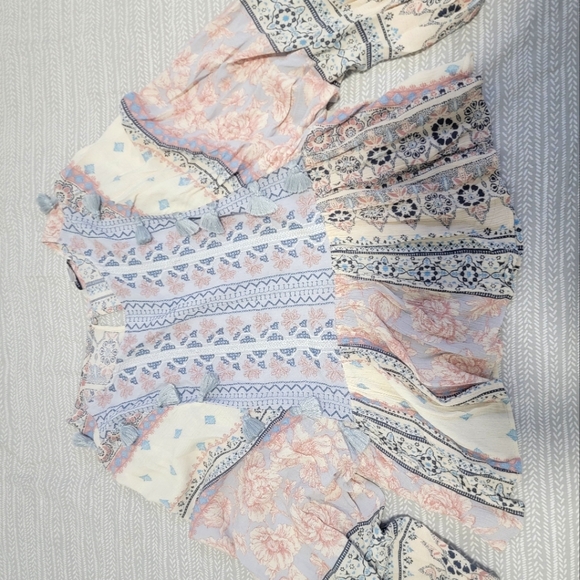 AMERICAN EAGLE | BOHO WITH TASSEL MIX PRINT BLOUSE - Picture 4 of 5